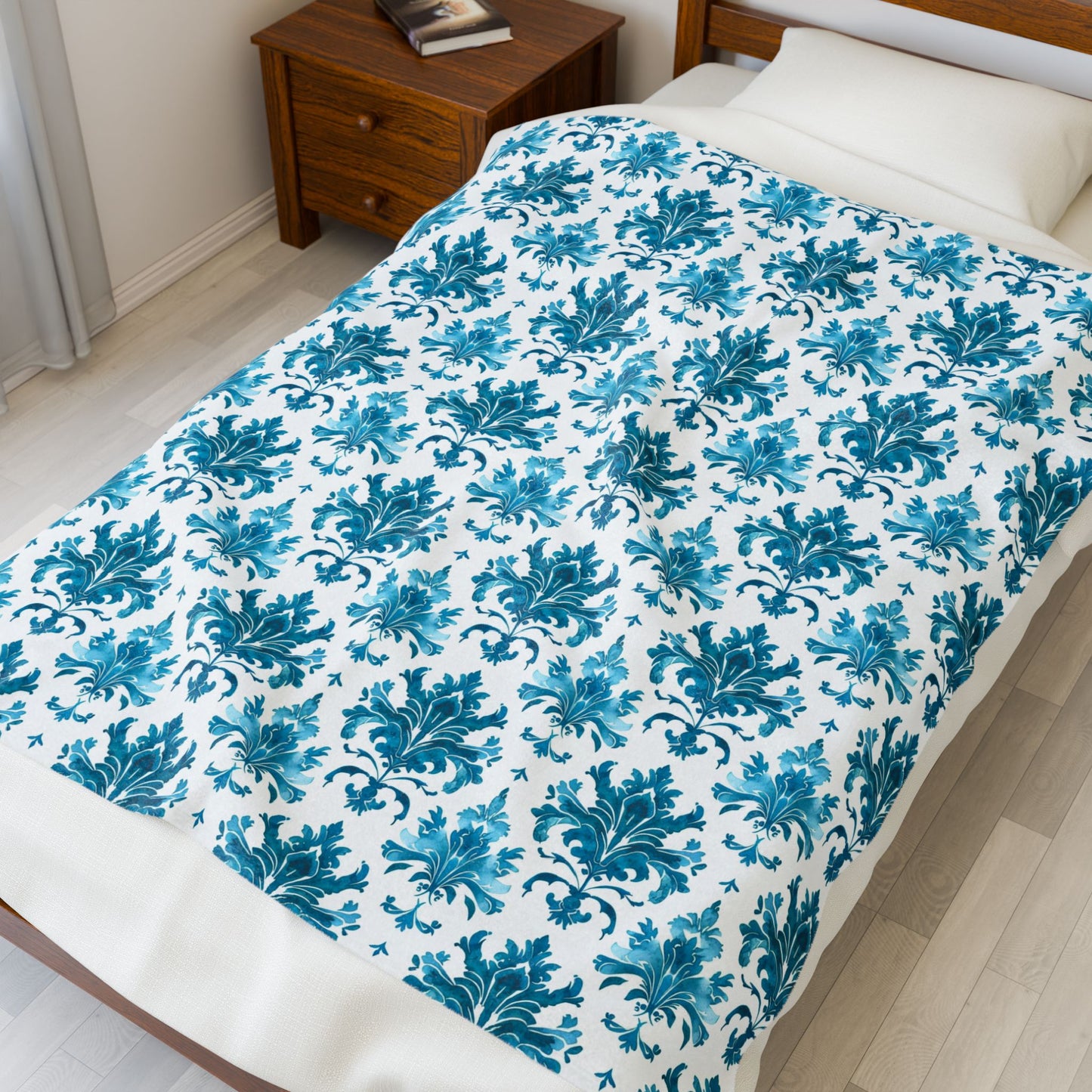 Luxury Velveteen Plush Blanket - Elegant Aqua Design for Cozy Living