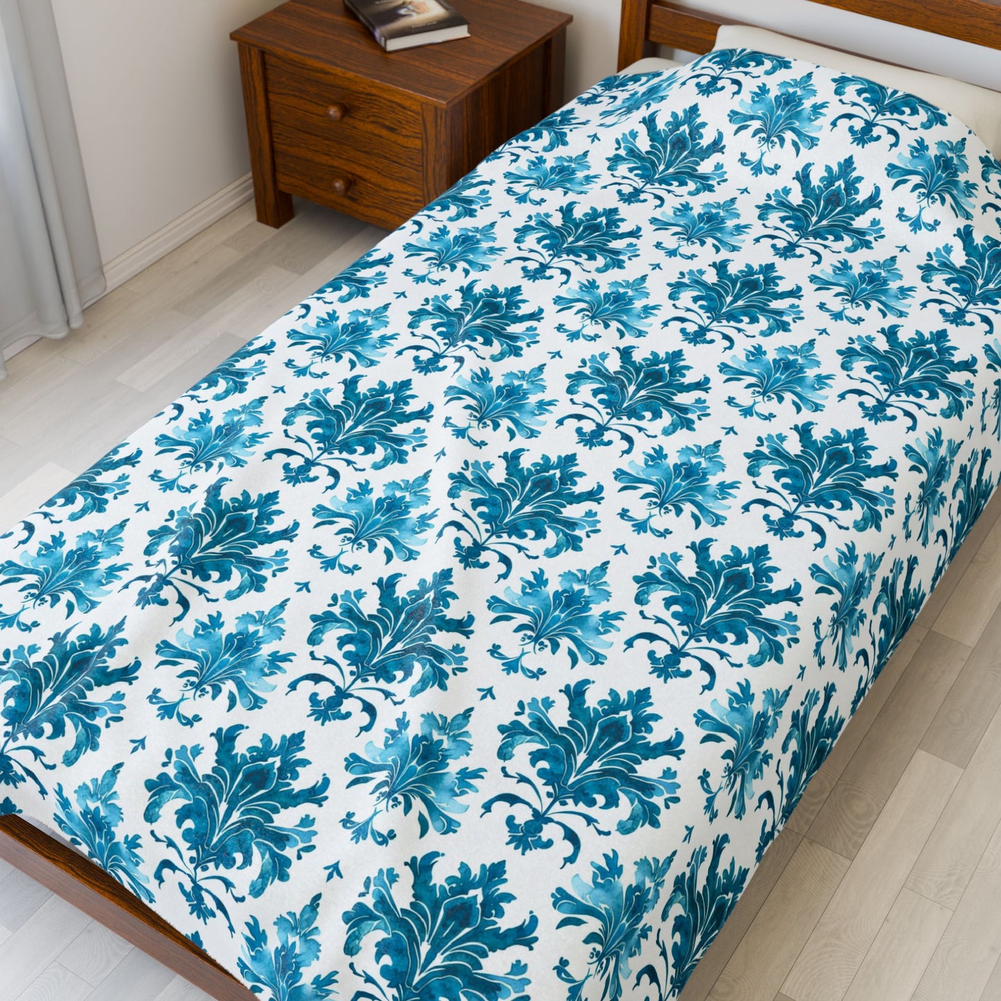 Luxury Velveteen Plush Blanket - Elegant Aqua Design for Cozy Living