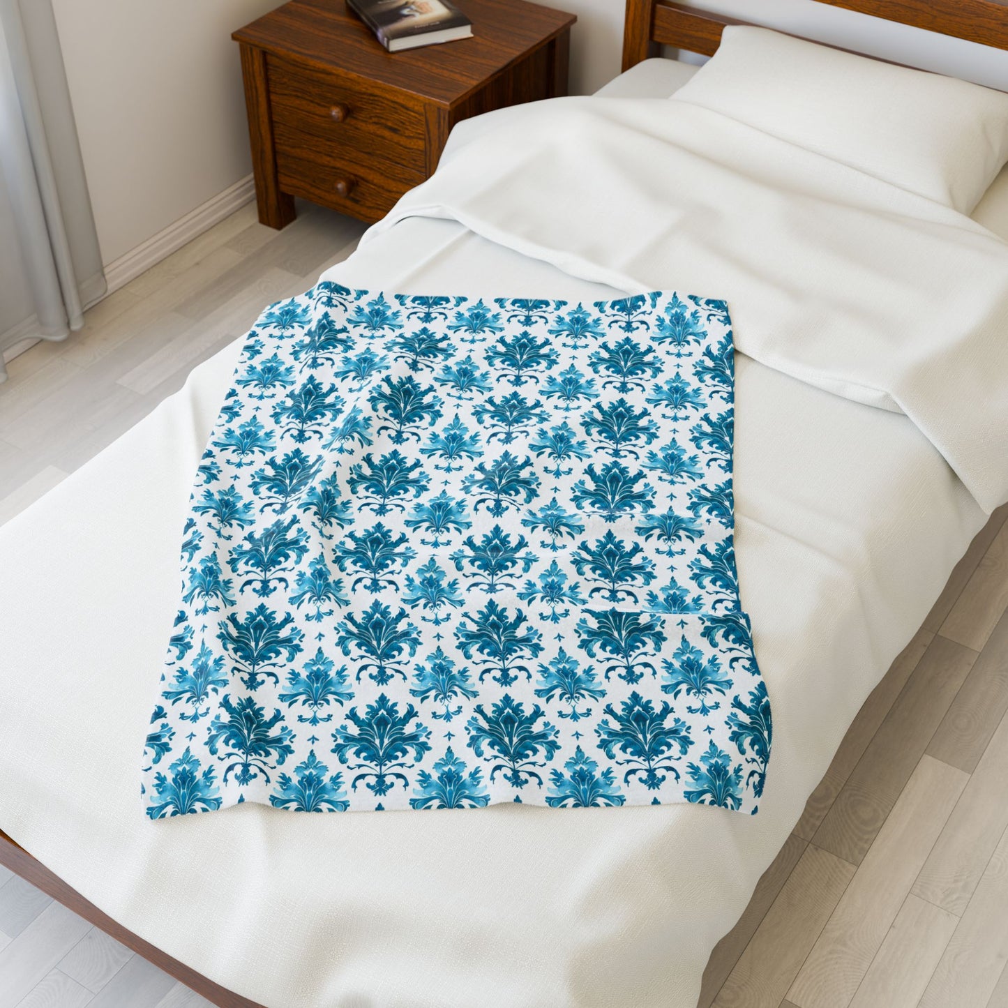 Luxury Velveteen Plush Blanket - Elegant Aqua Design for Cozy Living
