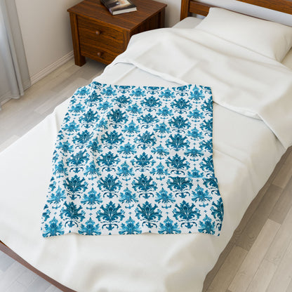 Luxury Velveteen Plush Blanket - Elegant Aqua Design for Cozy Living